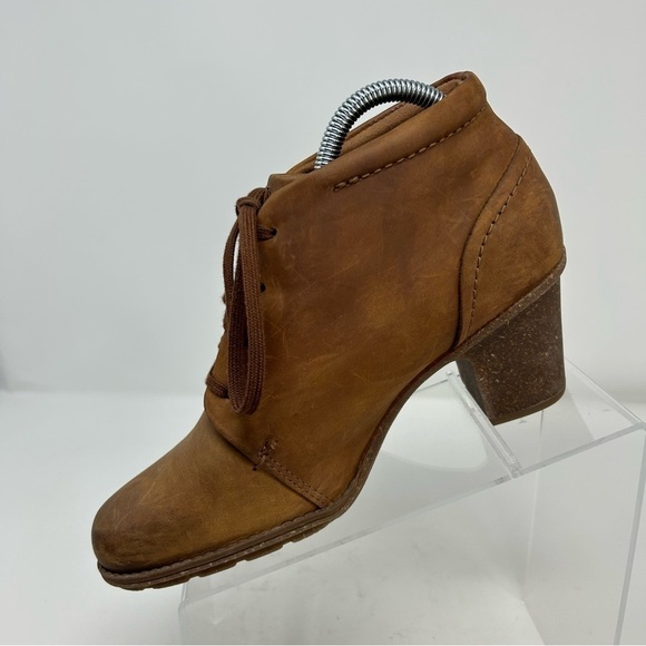 Clarks Brown Tan Leather Sashlin Sue Ankle Lace Up Booties Size 9 Comfort - Picture 3 of 13